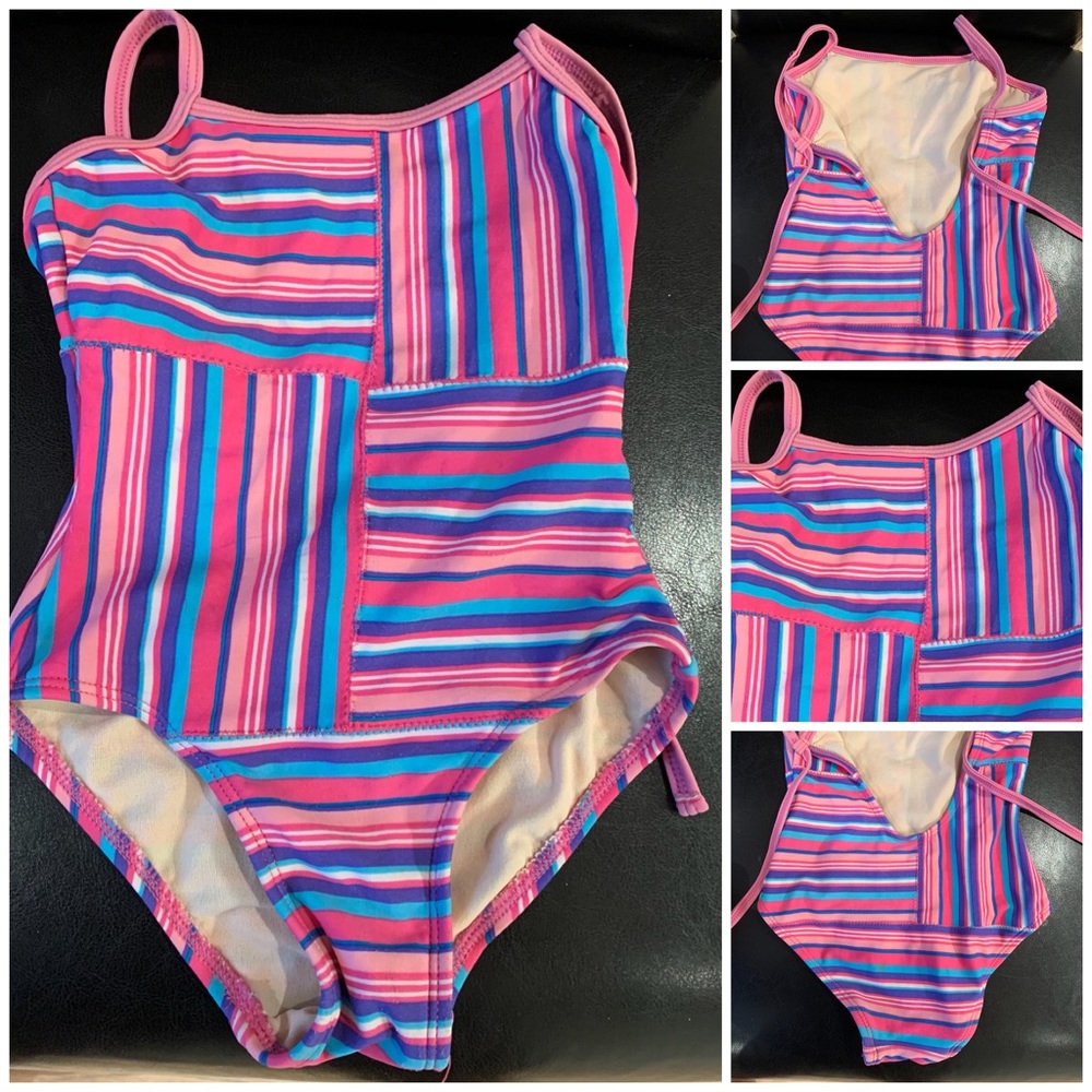 🪭 2/$15 🪭  Swing suit one piece size: 4 girl